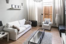 <p>Spacious 1 bedroom furnished appartement with high cealings close to Metro Arts-Loi</p>