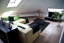 <p>Spacious open space 1 bedroom furnished penthouse close to Merode and Cinquantenaire Park</p>