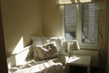 <p>Cosy large furnished studio with seperated bedroom close to EU area</p>