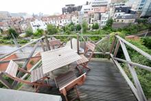 <p>Spacious 1 bedroom furnished appartement with large South wooden terrace with view on the EU Parliamant walking distance from Shuman area</p>